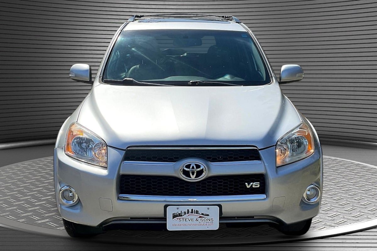 Used 2011 Toyota RAV4 Limited AWD/4WD image 2
