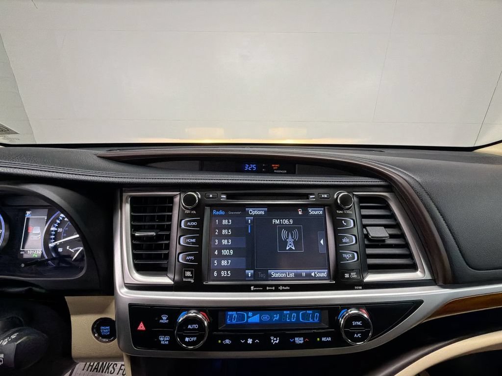 Used 2017 Toyota Highlander Limited FWD image 13