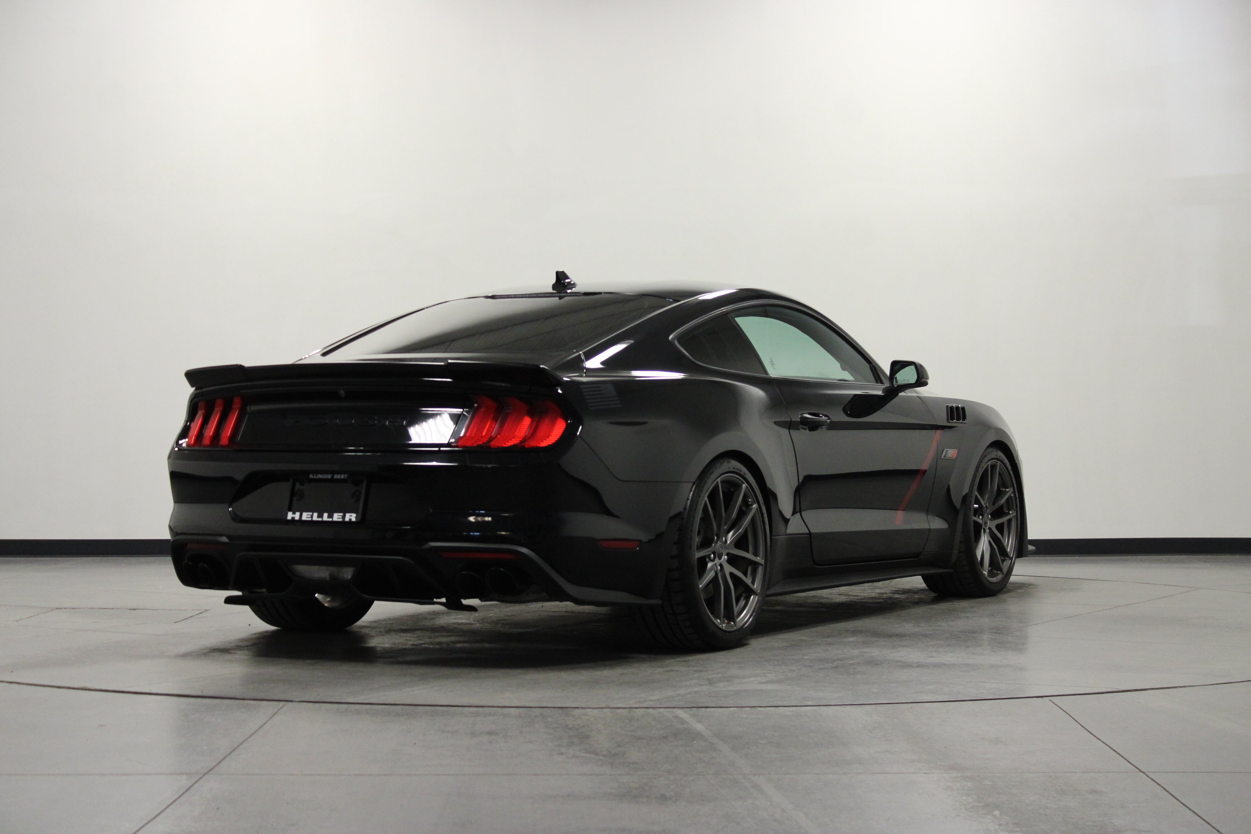 Used 2021 Ford Mustang GT Premium w/ GT Performance Package RWD image 4