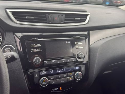 Used 2015 Nissan Rogue SV AWD/4WD image 13