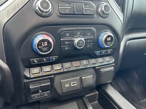 Used 2019 GMC Sierra 1500 Denali w/ Denali Ultimate Package AWD/4WD image 24