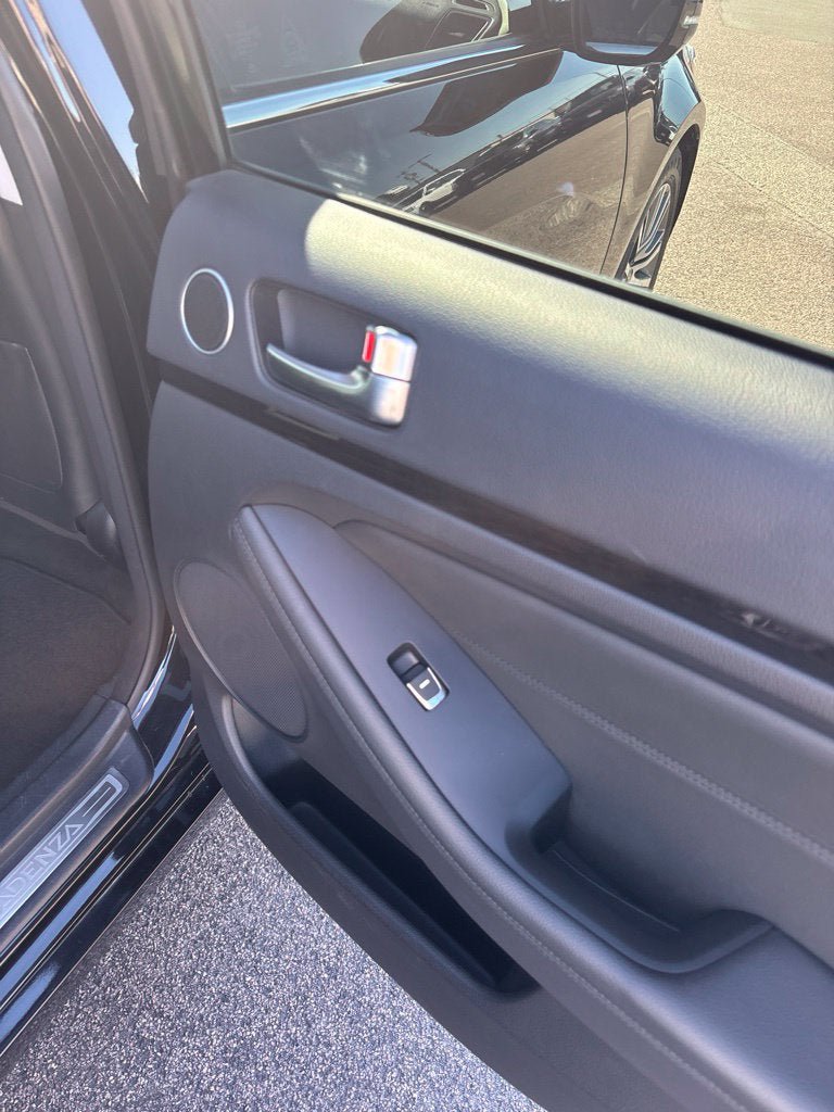 Used 2015 Kia Cadenza Premium FWD image 27