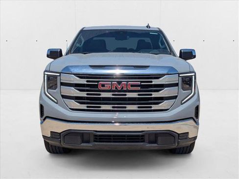 New 2025 GMC Sierra 1500 SLE image 6