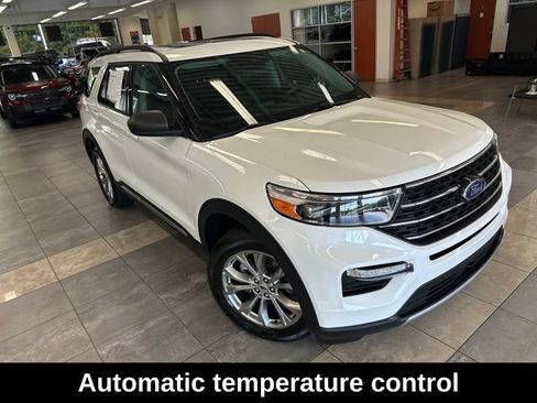 Used 2023 Ford Explorer XLT w/ Equipment Group 202A AWD/4WD image 13