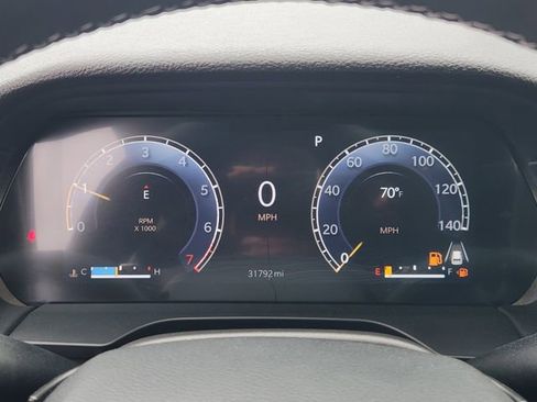 Used 2024 Jeep Grand Cherokee L Laredo image 11