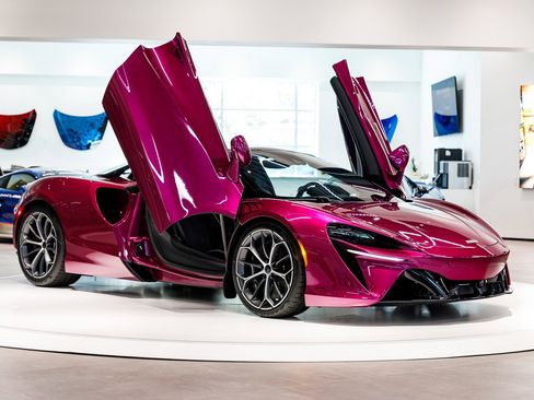 New 2026 McLaren Artura Spider RWD image 30