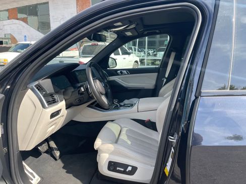 Used 2022 BMW X5 sDrive40i w/ M Sport Package image 7