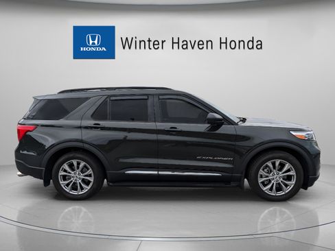 Used 2023 Ford Explorer XLT w/ Equipment Group 202A RWD image 9