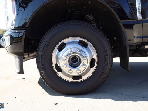 Certified 2024 Ford F350 Platinum image 12