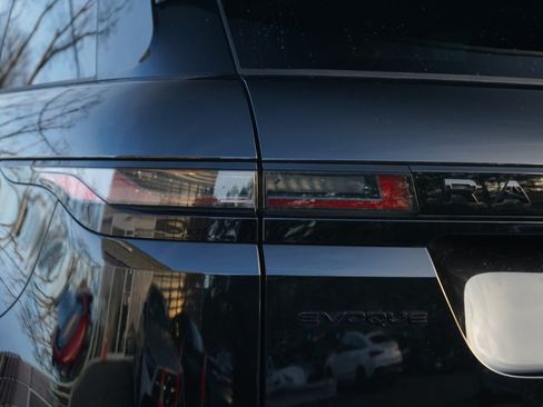 Used 2024 Land Rover Range Rover Evoque S AWD/4WD image 10