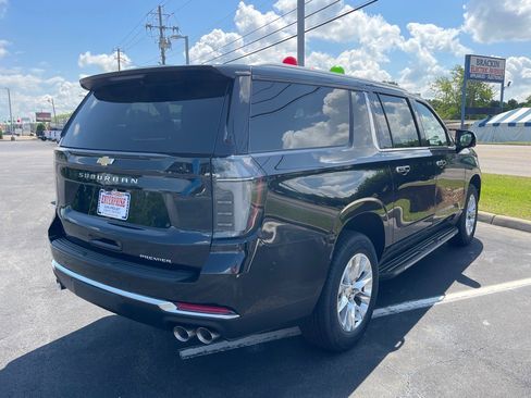 New 2025 Chevrolet Suburban Premier image 15