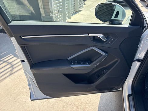 Certified 2025 Audi Q3 2.0T Premium w/ Convenience Package image 10