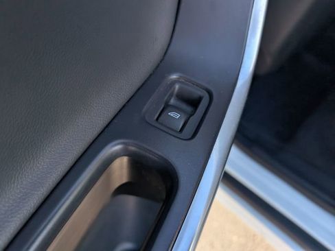 Used 2017 Volvo XC60 T6 Dynamic w/ Climate Package image 12