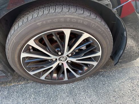 Used 2019 Toyota Camry SE image 12