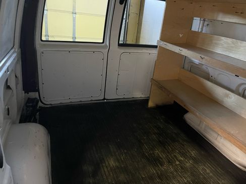 Used 1999 GMC Safari image 16