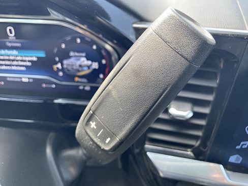 Used 2024 Chevrolet Silverado 3500 LT w/ Convenience Package image 21