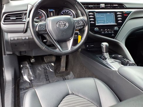 Used 2019 Toyota Camry SE image 9