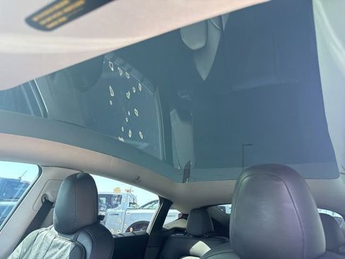 Used 2022 Tesla Model Y Performance image 9