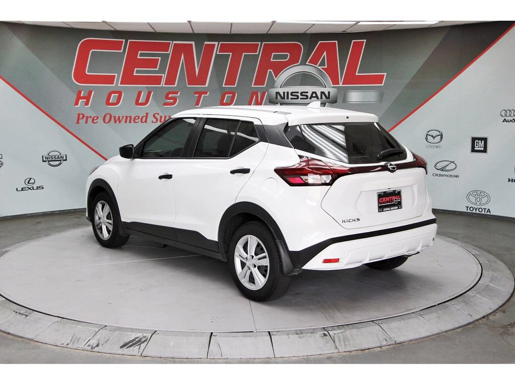 Used 2025 Nissan Kicks Play S FWD image 3