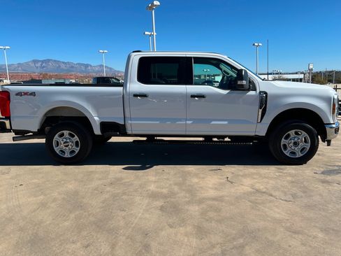 Used 2025 Ford F250 XLT image 6