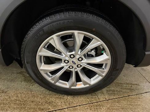 Used 2023 Ford Explorer XLT w/ Equipment Group 202A image 9