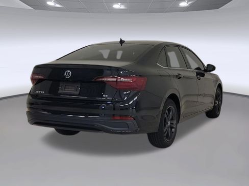 Used 2024 Volkswagen Jetta SE w/ Panoramic Sunroof Package FWD image 7