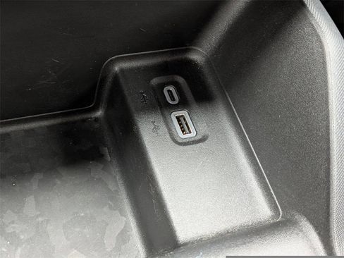 Used 2023 Chevrolet Colorado W/T image 21