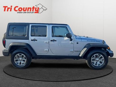 Used 2014 Jeep Wrangler Unlimited Rubicon w/ Dual Top Group image 8
