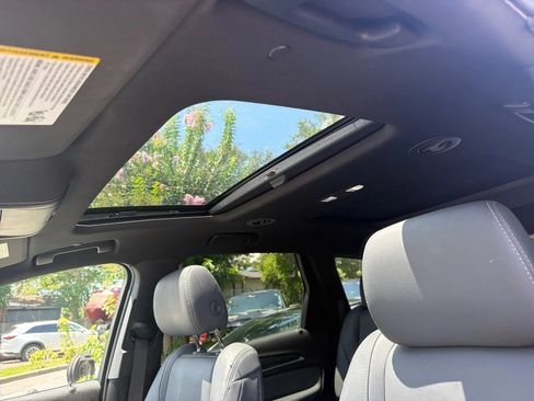 Used 2023 Buick Enclave Essence w/ Experience Buick Package FWD image 11