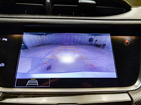 Used 2020 Cadillac XT5 Premium Luxury image 18