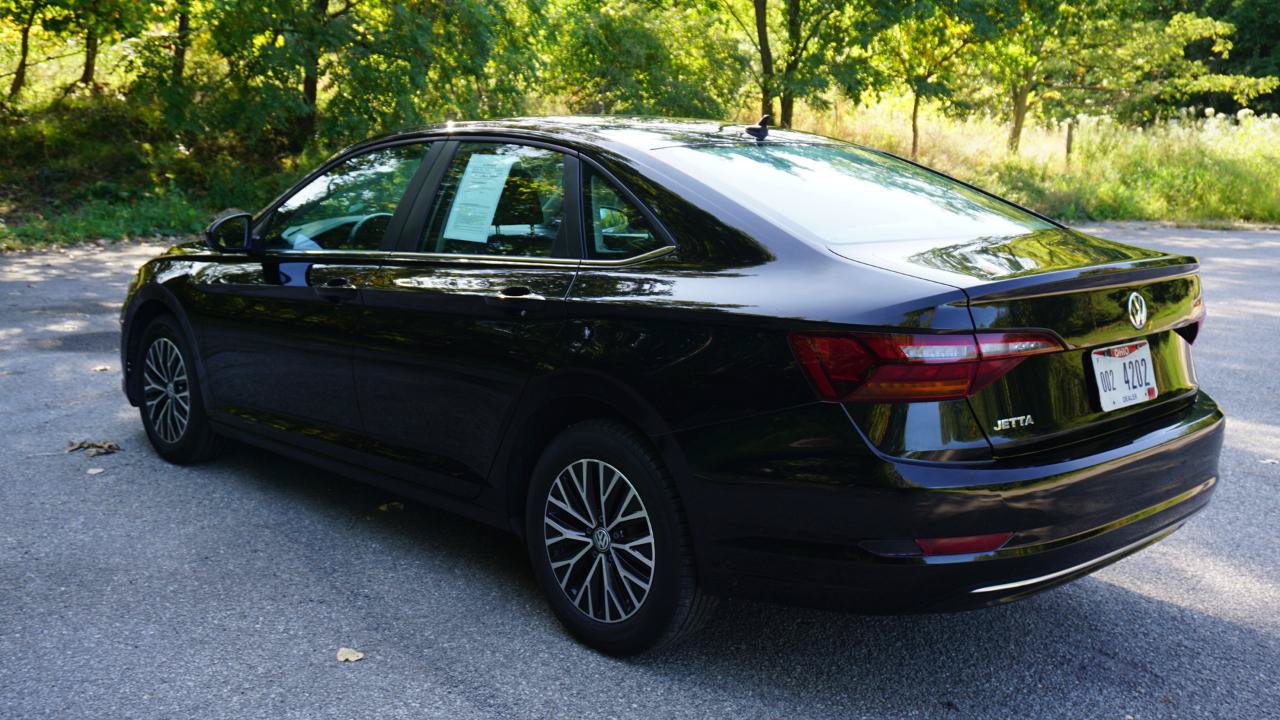 Used 2019 Volkswagen Jetta SE FWD image 3