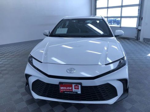 Used 2025 Toyota Camry SE image 15