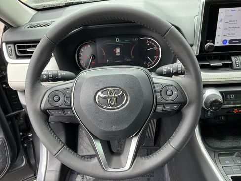 Used 2025 Toyota RAV4 XLE Premium FWD image 18
