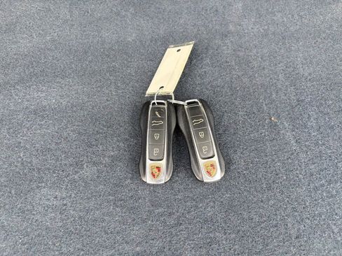 Used 2021 Porsche Cayenne S w/ Premium Package Plus image 25