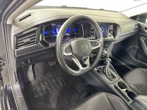 Used 2023 Volkswagen Jetta SE image 13