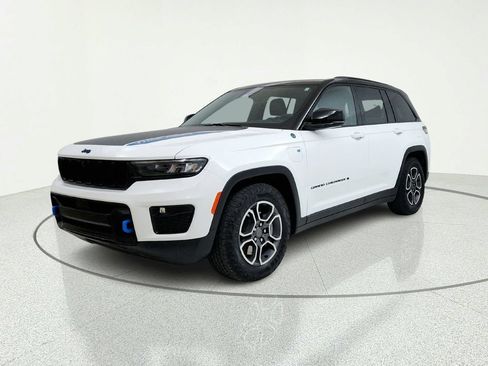 Used 2022 Jeep Grand Cherokee Trailhawk AWD/4WD image 3