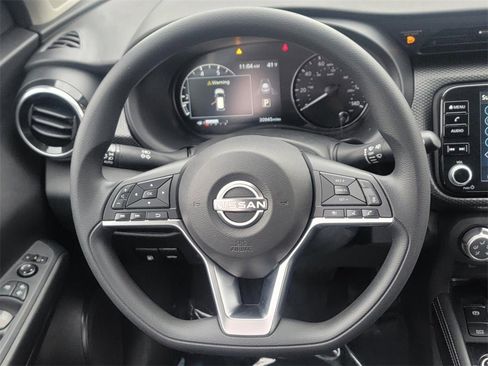 Certified 2024 Nissan Kicks SV image 15