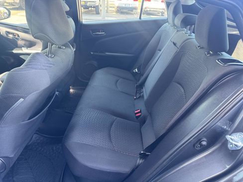 Used 2018 Toyota Prius Three image 11