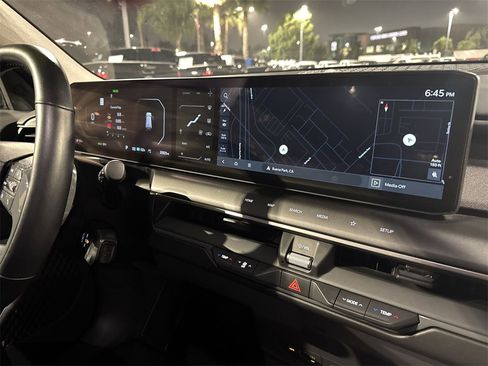 Used 2024 Kia EV9 Wind image 17