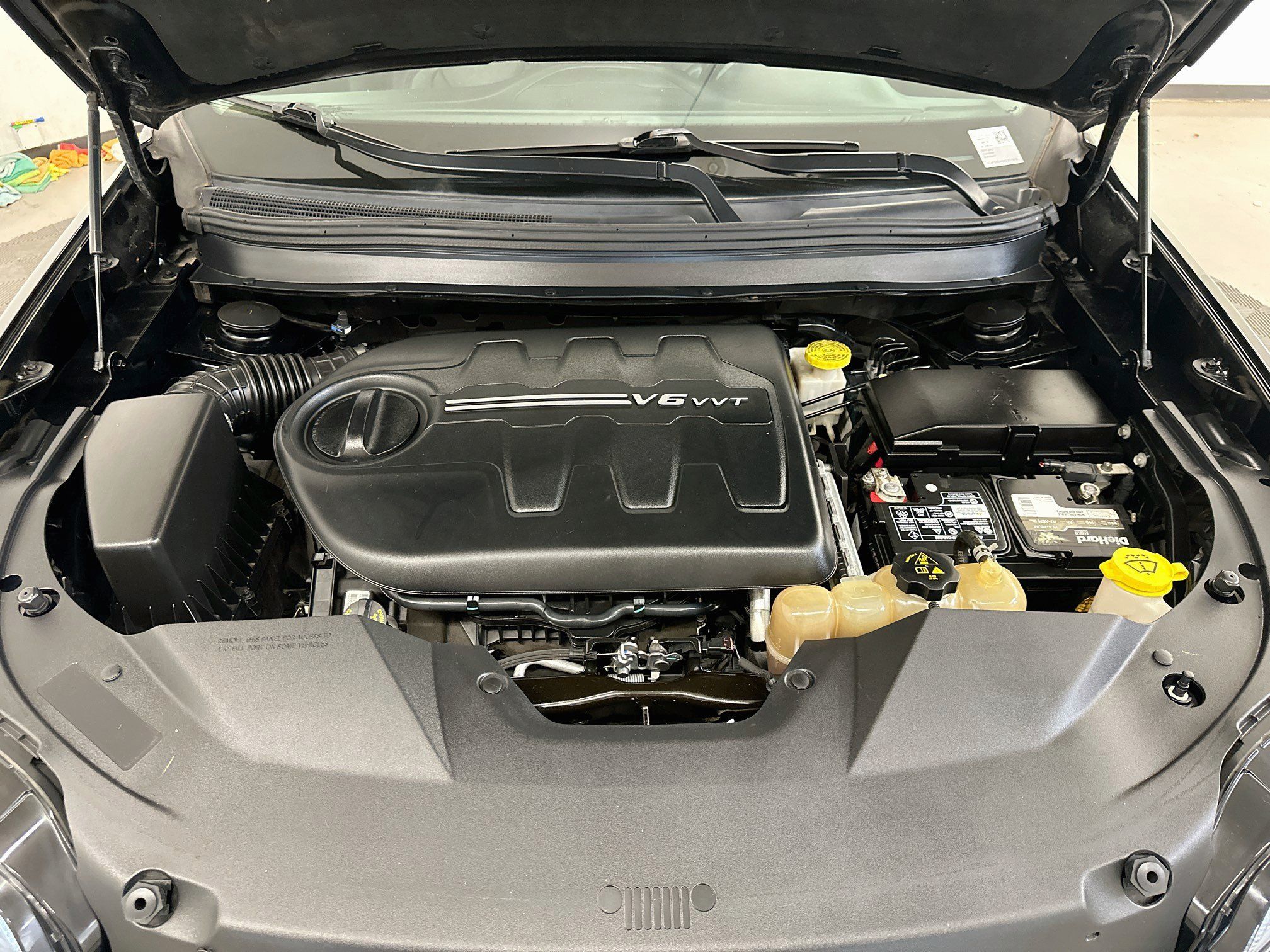 Used 2019 Jeep Cherokee Limited w/ Technology Group AWD/4WD image 36