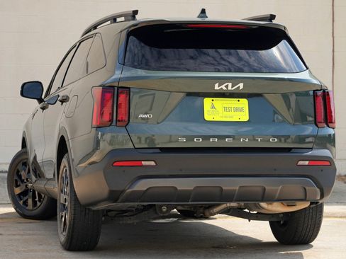 Used 2022 Kia Sorento S AWD/4WD image 5