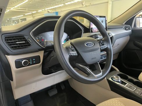 Used 2020 Ford Escape SE FWD image 10