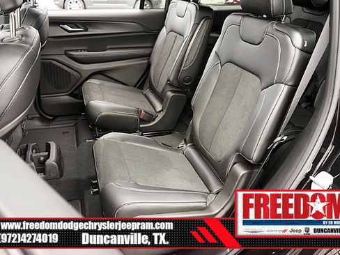 New 2024 Jeep Grand Cherokee L Altitude image 15
