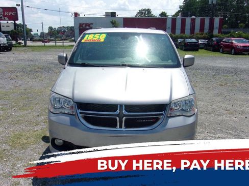 Used 2019 Dodge Grand Caravan SXT FWD image 1