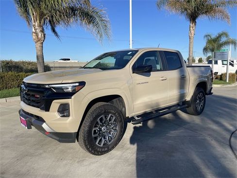 Used 2024 Chevrolet Colorado Z71 w/ Z71 Convenience Package 2 image 4