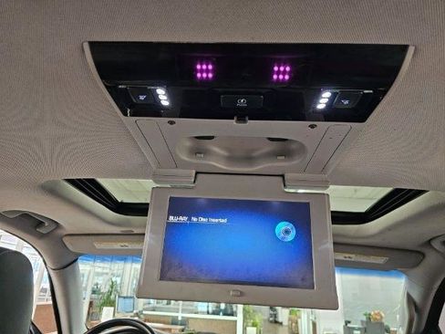 Used 2017 Cadillac Escalade Luxury image 38