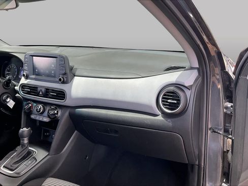 Used 2021 Hyundai Kona SE FWD image 17