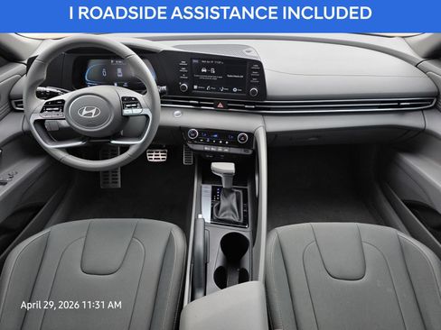 Certified 2025 Hyundai Elantra Sport FWD image 11