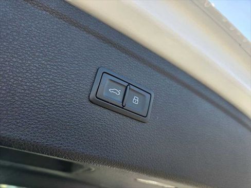 Used 2023 Audi Q5 2.0T Premium w/ Convenience Package image 18