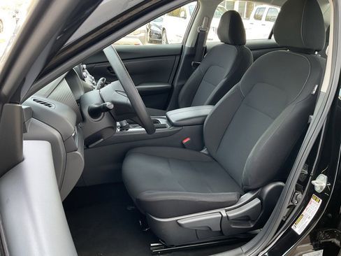 Used 2025 Nissan Sentra S image 14